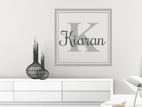 Wandtattoo Kiaran als eckiges Monogramm