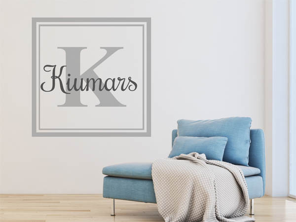 Wandtattoo Kiumars als eckiges Monogramm