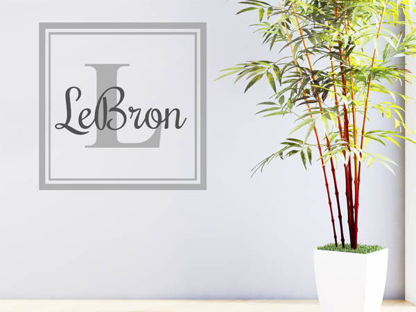 Wandtattoo LeBron als eckiges Monogramm