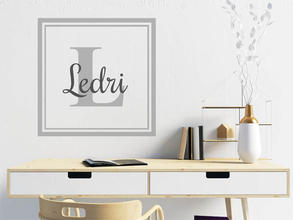 Wandtattoo Ledri als eckiges Monogramm
