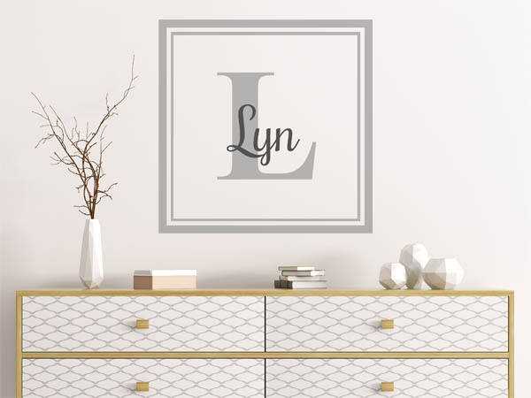 Wandtattoo Lyn als eckiges Monogramm
