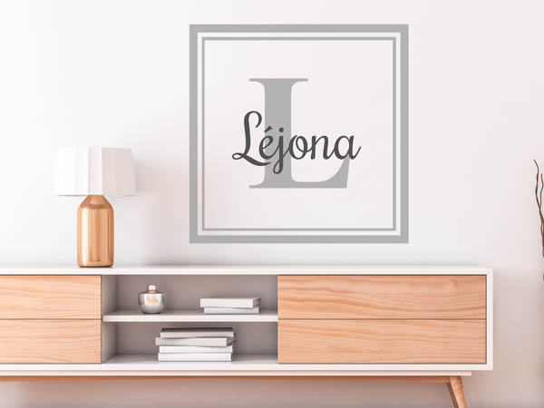 Wandtattoo Léjona als eckiges Monogramm