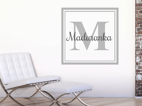 Wandtattoo Maduranka als eckiges Monogramm