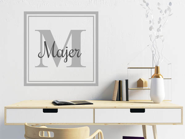 Wandtattoo Majer als eckiges Monogramm