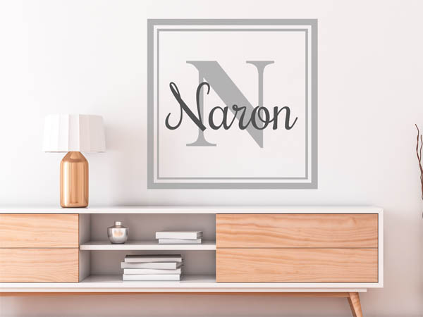 Wandtattoo Naron als eckiges Monogramm