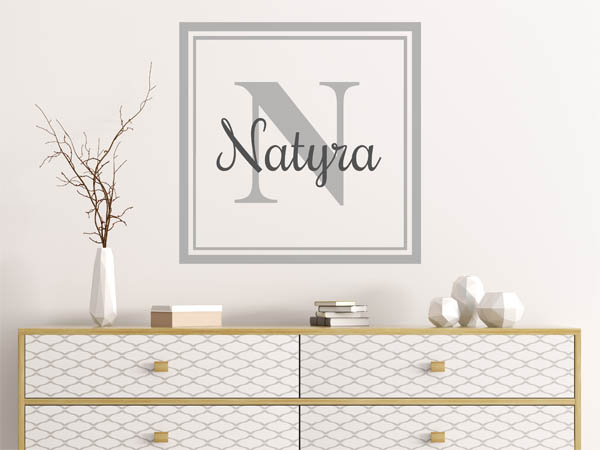 Wandtattoo Natyra als eckiges Monogramm