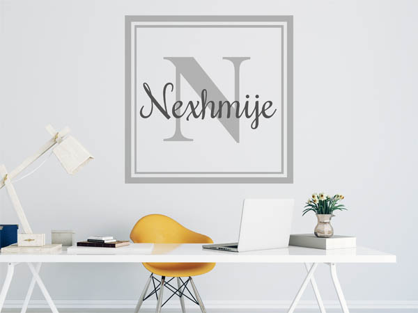 Wandtattoo Nexhmije als eckiges Monogramm