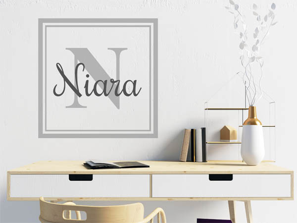 Wandtattoo Niara als eckiges Monogramm
