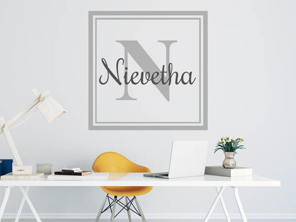 Wandtattoo Nievetha als eckiges Monogramm