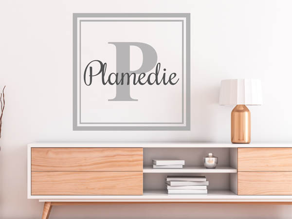 Wandtattoo Plamedie als eckiges Monogramm