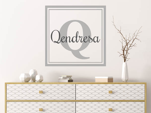 Wandtattoo Qendresa als eckiges Monogramm