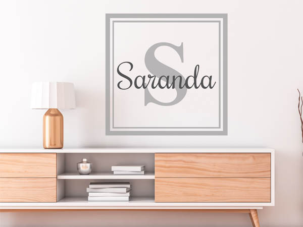 Wandtattoo Saranda als eckiges Monogramm