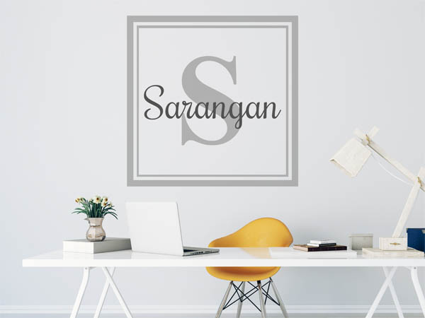 Wandtattoo Sarangan als eckiges Monogramm
