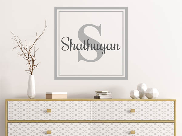 Wandtattoo Shathuyan als eckiges Monogramm