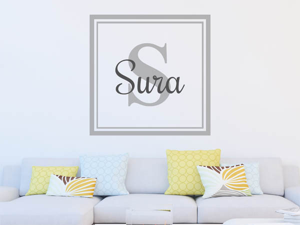 Wandtattoo Sura als eckiges Monogramm