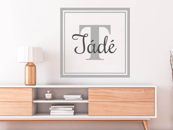 Wandtattoo Tádé als eckiges Monogramm