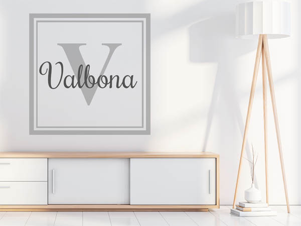 Wandtattoo Valbona als eckiges Monogramm