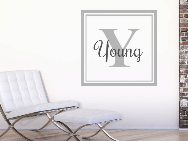 Wandtattoo Young als eckiges Monogramm