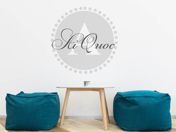 Wandtattoo Ai Quoc als Monogramm rund