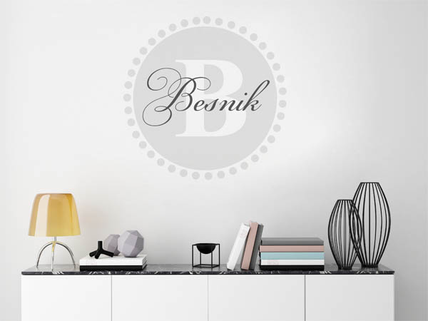 Wandtattoo Besnik als Monogramm rund