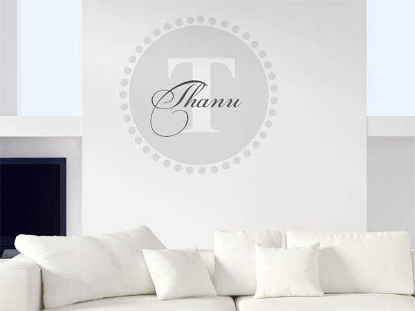 Wandtattoo Thanu als Monogramm rund