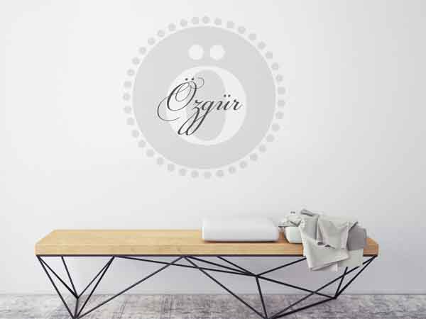Wandtattoo Özgür als Monogramm rund