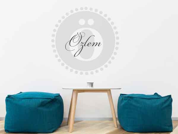 Wandtattoo Özlem als Monogramm rund