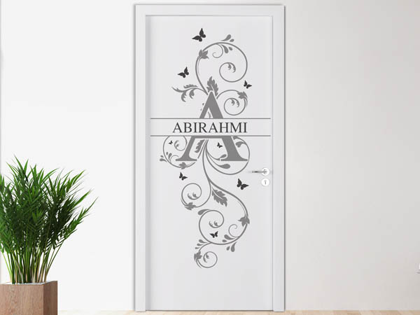 Wandtattoo Namensschild Abirahmi auf einer Tür