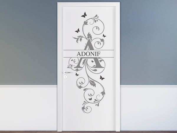 Wandtattoo Namensschild Adonif auf einer Tür