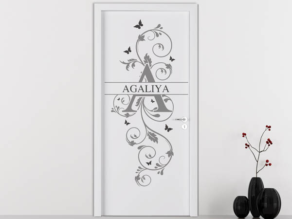 Wandtattoo Namensschild Agaliya auf einer Tür