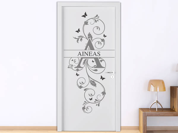 Wandtattoo Namensschild Aineas auf einer Tür