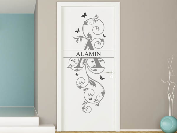 Wandtattoo Namensschild Alamin auf einer Tür