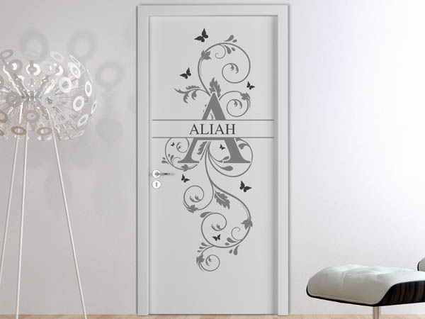 Wandtattoo Namensschild Aliah auf einer Tür