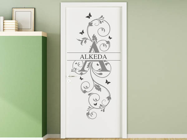 Wandtattoo Namensschild Alkeda auf einer Tür
