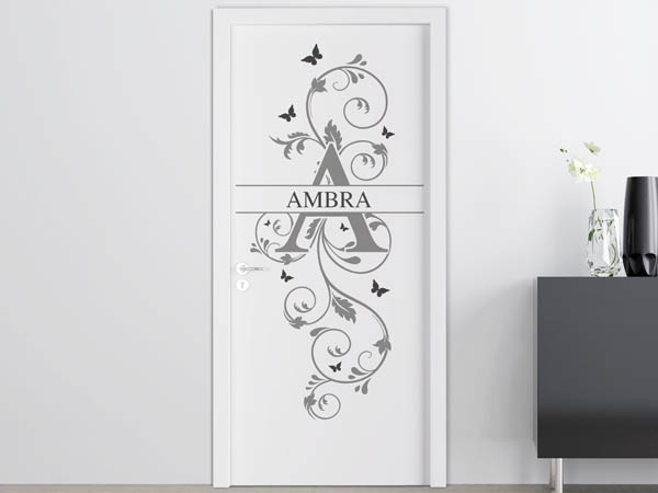 Wandtattoo Namensschild Ambra auf einer Tür