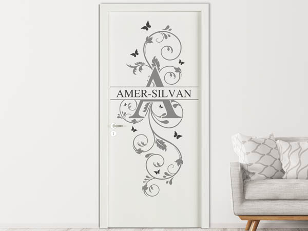 Wandtattoo Namensschild Amer-Silvan auf einer Tür
