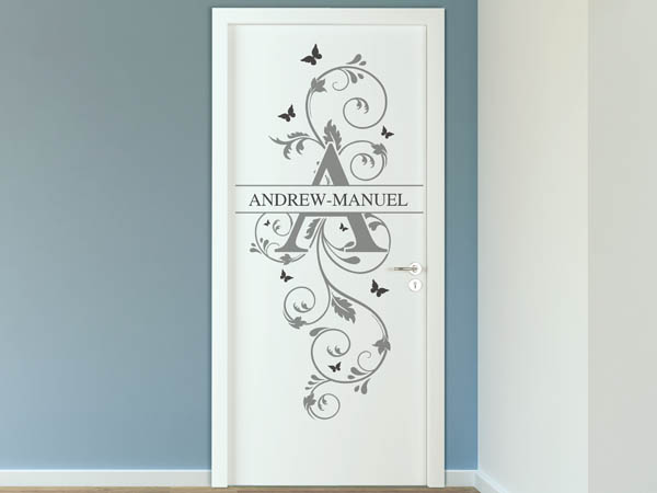 Wandtattoo Namensschild Andrew-Manuel auf einer Tür