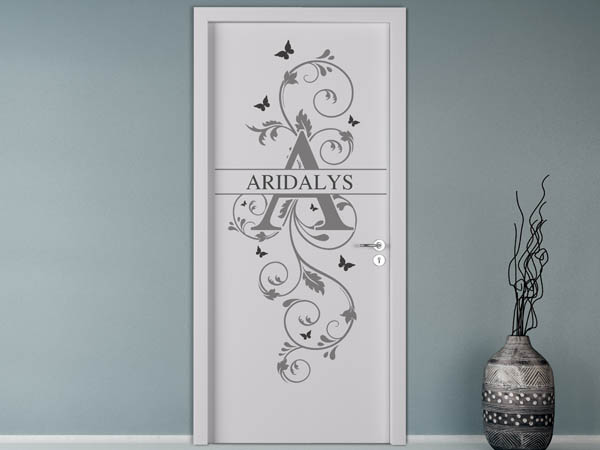 Wandtattoo Namensschild Aridalys auf einer Tür