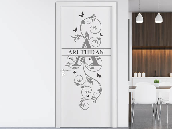 Wandtattoo Namensschild Aruthiran auf einer Tür