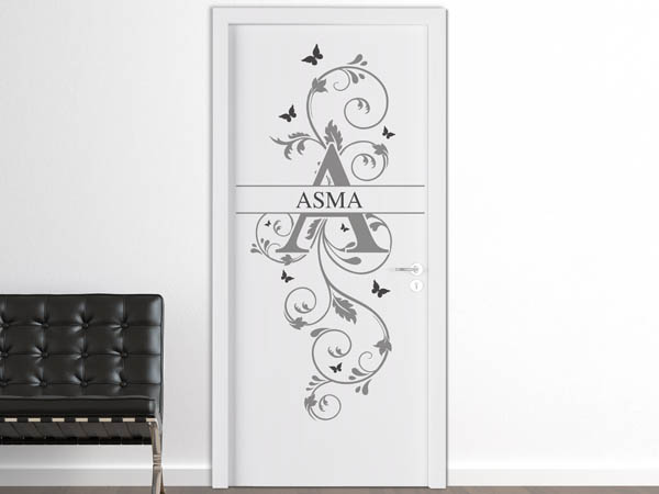Wandtattoo Namensschild Asma auf einer Tür