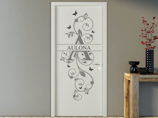 Wandtattoo Namensschild Aulona auf einer Tür