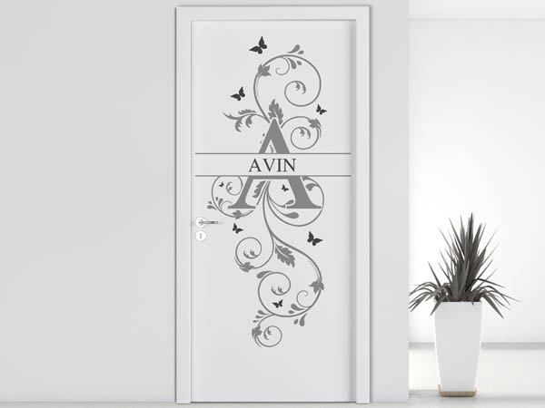 Wandtattoo Namensschild Avin auf einer Tür