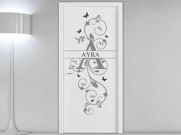 Wandtattoo Namensschild Ayra auf einer Tür