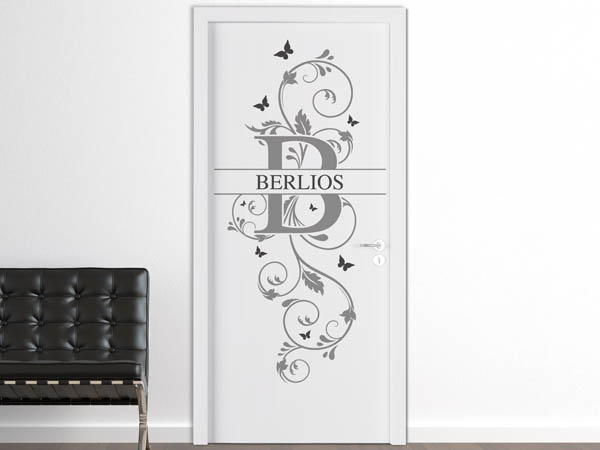 Wandtattoo Namensschild Berlios auf einer Tür