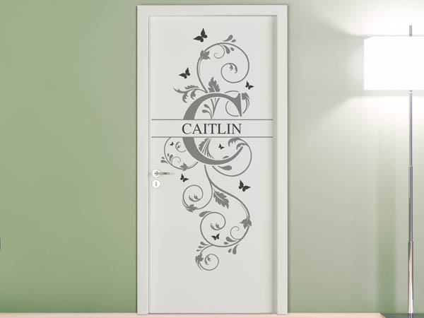 Wandtattoo Namensschild Caitlin auf einer Tür