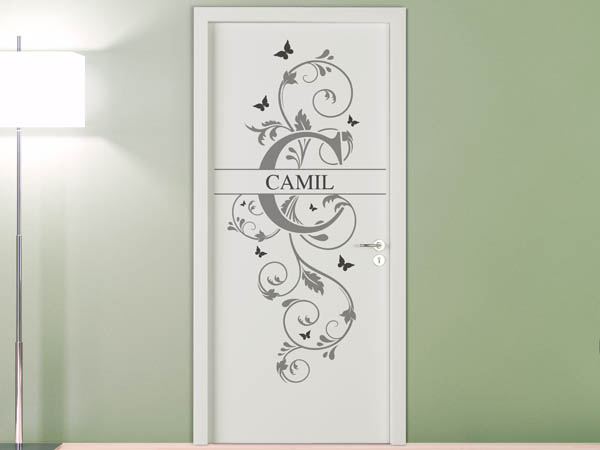 Wandtattoo Namensschild Camil auf einer Tür