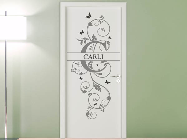 Wandtattoo Namensschild Carli auf einer Tür