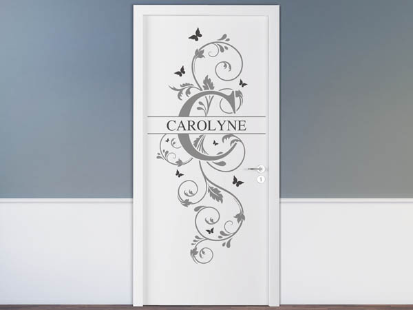 Wandtattoo Namensschild Carolyne auf einer Tür
