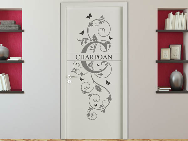 Wandtattoo Namensschild Charpoan auf einer Tür