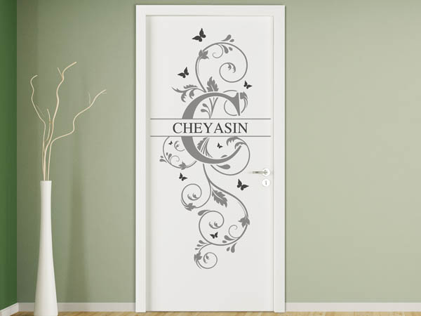 Wandtattoo Namensschild Cheyasin auf einer Tür